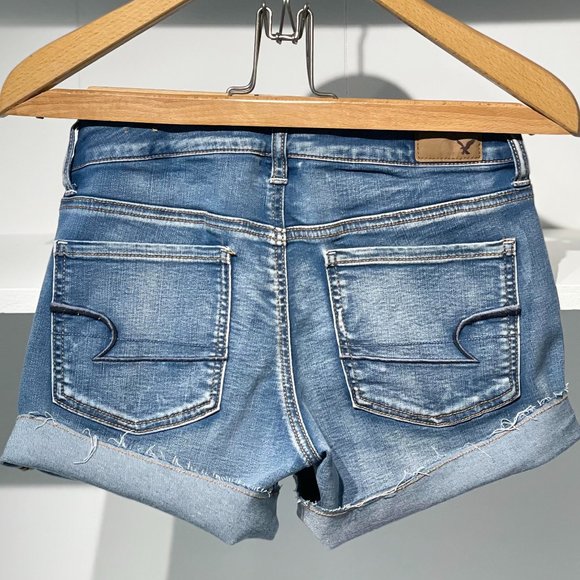 American Eagle Midi Jean Shorts | Women's Size 4 | Light Bright Blue - Picture 4 of 6